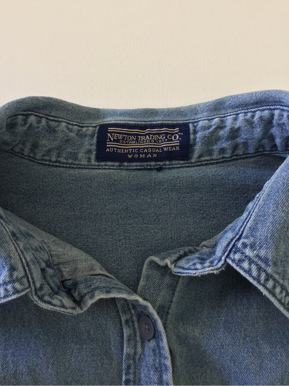 Newton Trading Co Denim Button Up Shirt Women’s Chambray Long Sleeve Top XL - Picture 5 of 5